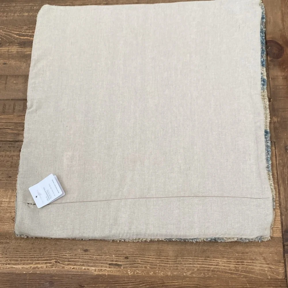 Pottery barn ISLA hand knotted pillow cover